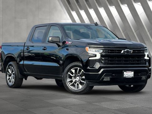 Used 2022 Chevrolet Silverado 1500 RST image 2