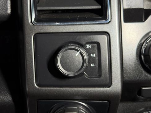 Used 2018 Ford F150 XLT w/ Equipment Group 302A Luxury AWD/4WD image 30
