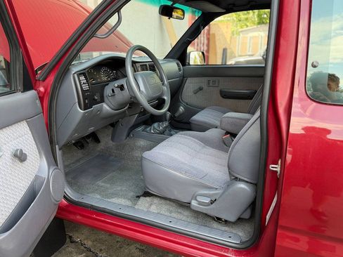 Used 1997 Toyota Tacoma 4x4 Xtracab V6 image 3