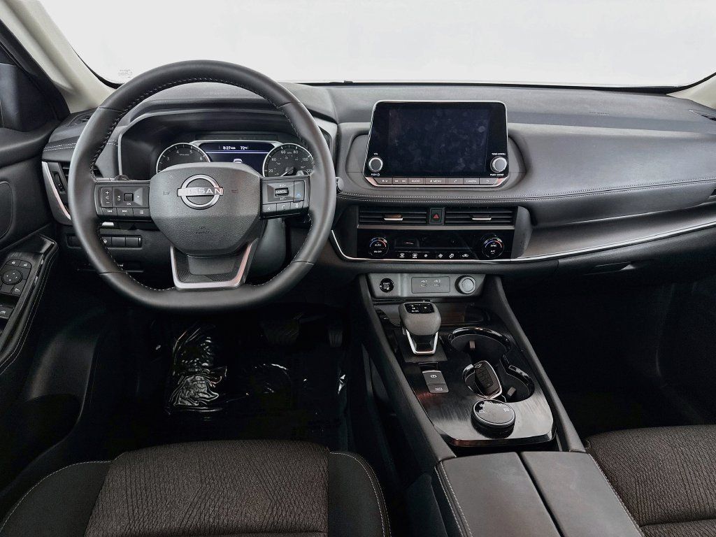 Certified 2026 Nissan Rogue SV AWD/4WD image 29