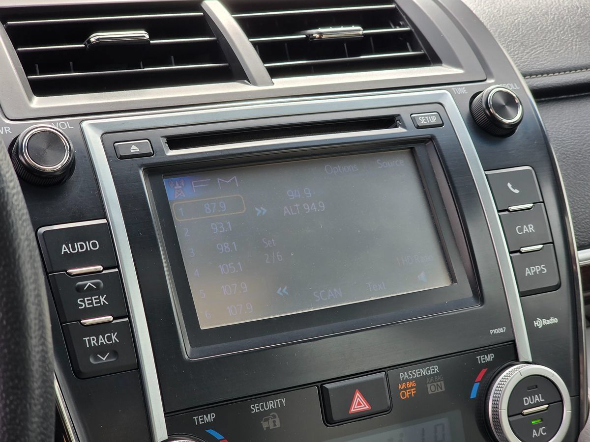 Used 2012 Toyota Camry XLE w/ Leather Pkg FWD image 42