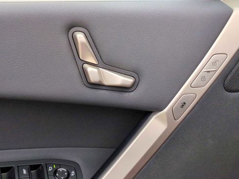 New 2025 BMW iX xDrive50 image 17