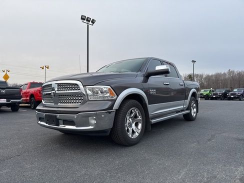 Used 2015 RAM 1500 Laramie w/ Convenience Group image 12
