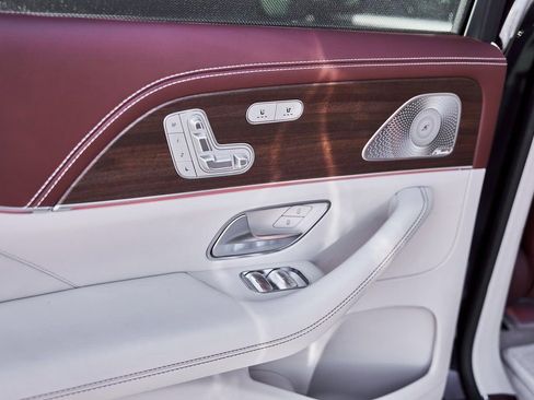 Used 2026 Mercedes-Benz Maybach GLS 600 4MATIC image 49