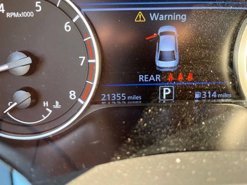 Used 2024 Nissan Altima 2.5 SR w/ SR Premium Package FWD image 5