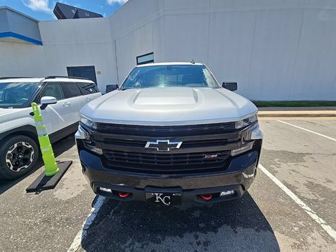 Used 2022 Chevrolet Silverado 1500 LT Trail Boss w/ Convenience Package II AWD/4WD image 3