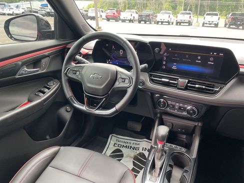 Used 2025 Chevrolet TrailBlazer RS w/ Convenience Package FWD image 25
