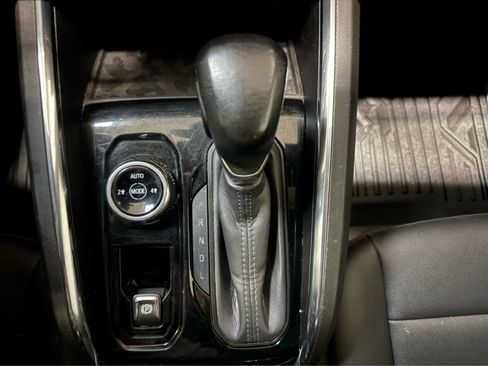 Used 2024 GMC Canyon Elevation w/ Convenience Package AWD/4WD image 24
