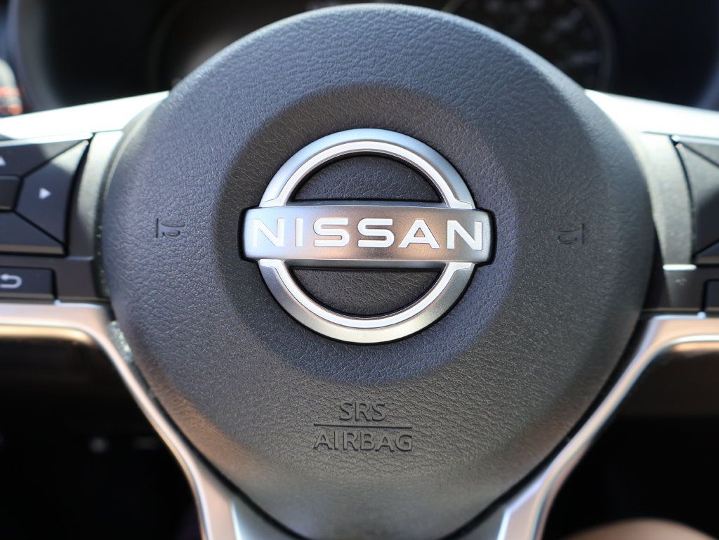 Used 2024 Nissan Kicks SR w/ SR Premium Package FWD image 25