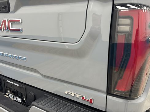 Used 2024 GMC Sierra 3500 AT4 w/ AT4 Premium Plus Package AWD/4WD image 40