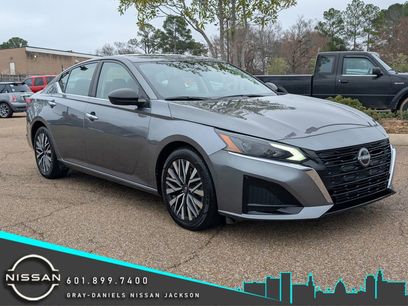 Used 2024 Nissan Altima 2.5 SV