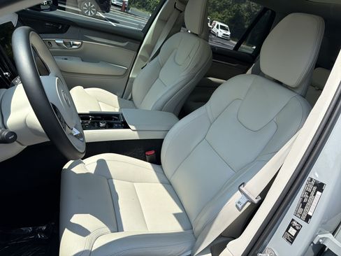 Certified 2026 Volvo XC90 B6 Ultra w/ Protection Package Premier AWD/4WD image 16