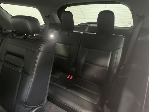 Used 2022 Ford Explorer XLT image 75
