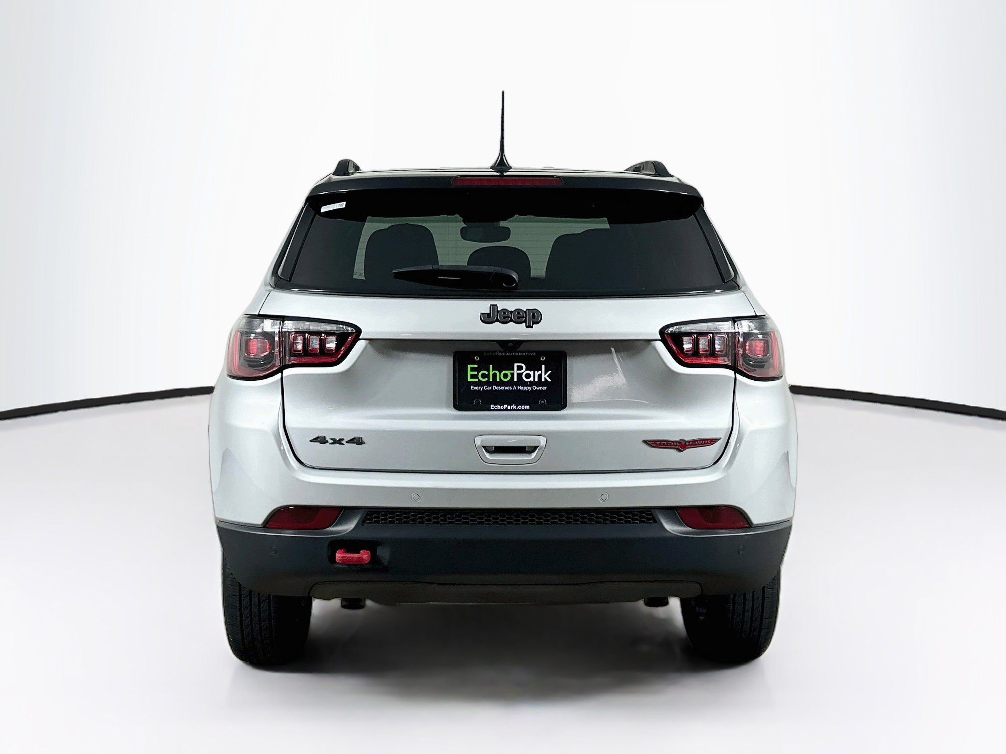 Used 2025 Jeep Compass Trailhawk AWD/4WD image 7