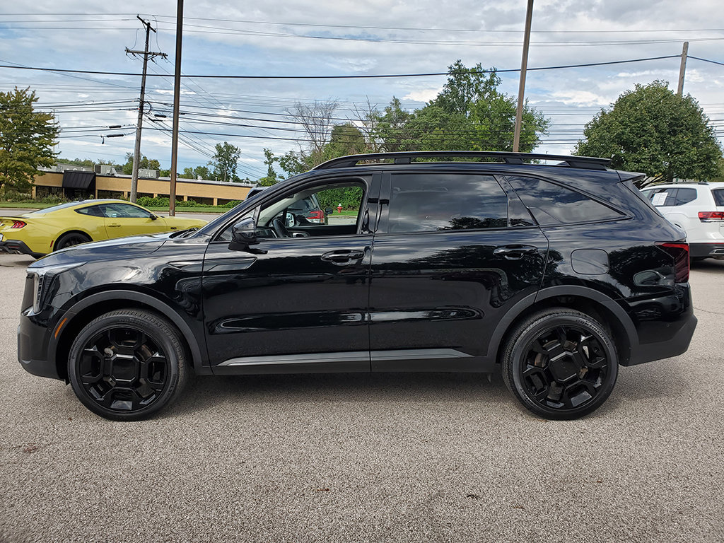 Used 2025 Kia Sorento SX AWD/4WD image 9