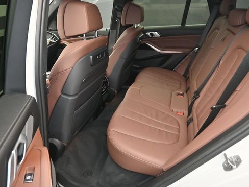 Used 2019 BMW X5 xDrive50i w/ Premium Package 2 AWD/4WD image 12