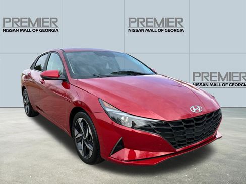 Used 2021 Hyundai Elantra SEL w/ Convenience + Premium Package FWD image 3