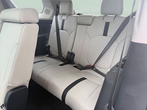New 2026 Honda Pilot Touring image 12