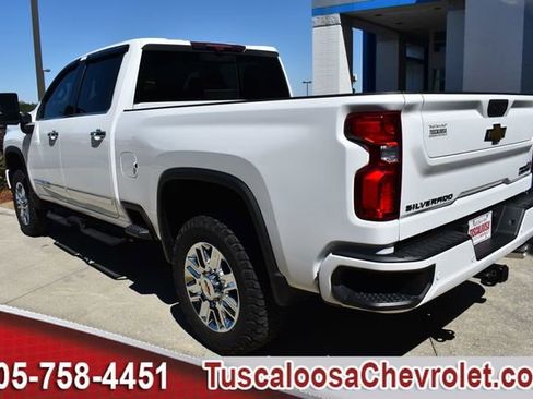 Used 2024 Chevrolet Silverado 2500 High Country w/ High Country Premium Package image 7