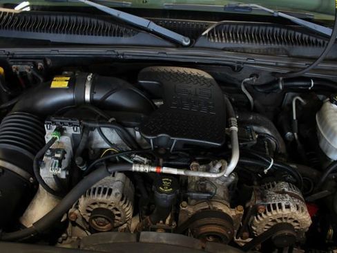 Used 2006 Chevrolet Silverado 2500 W/T w/ Heavy-Duty Power Package image 28