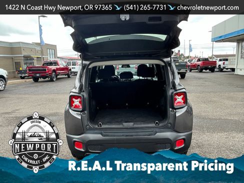 Used 2018 Jeep Renegade Latitude FWD image 32