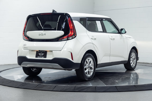 Used 2023 Kia Soul LX w/ Option Group 015 FWD image 10