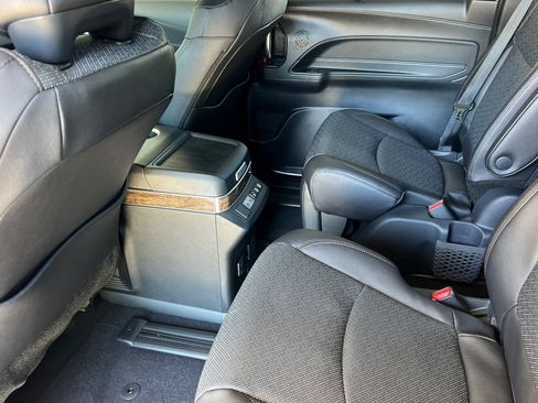 New 2026 Toyota Sienna Platinum AWD/4WD image 10