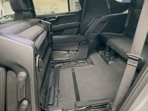 Used 2025 Chevrolet Tahoe LT AWD/4WD image 50