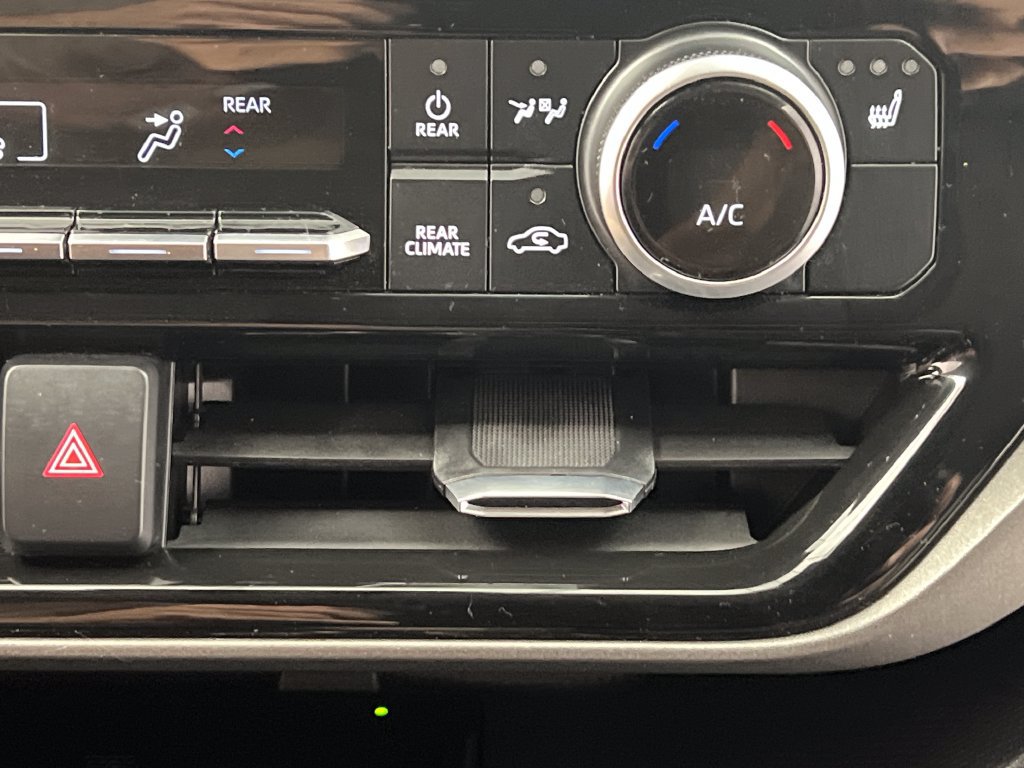 Used 2025 Toyota Highlander XLE FWD image 68