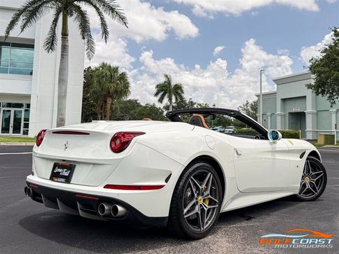Used 2017 Ferrari California T RWD image 59