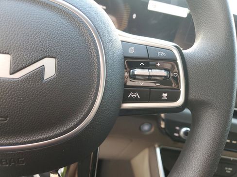 New 2026 Kia Carnival LX FWD image 28
