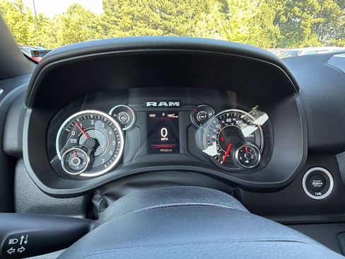 Used 2025 RAM 1500 Big Horn AWD/4WD image 30