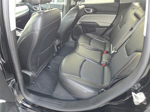 Used 2022 Jeep Compass Limited image 20