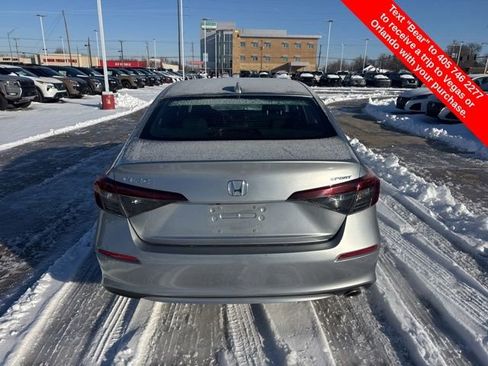 Used 2025 Honda Civic Sport image 3