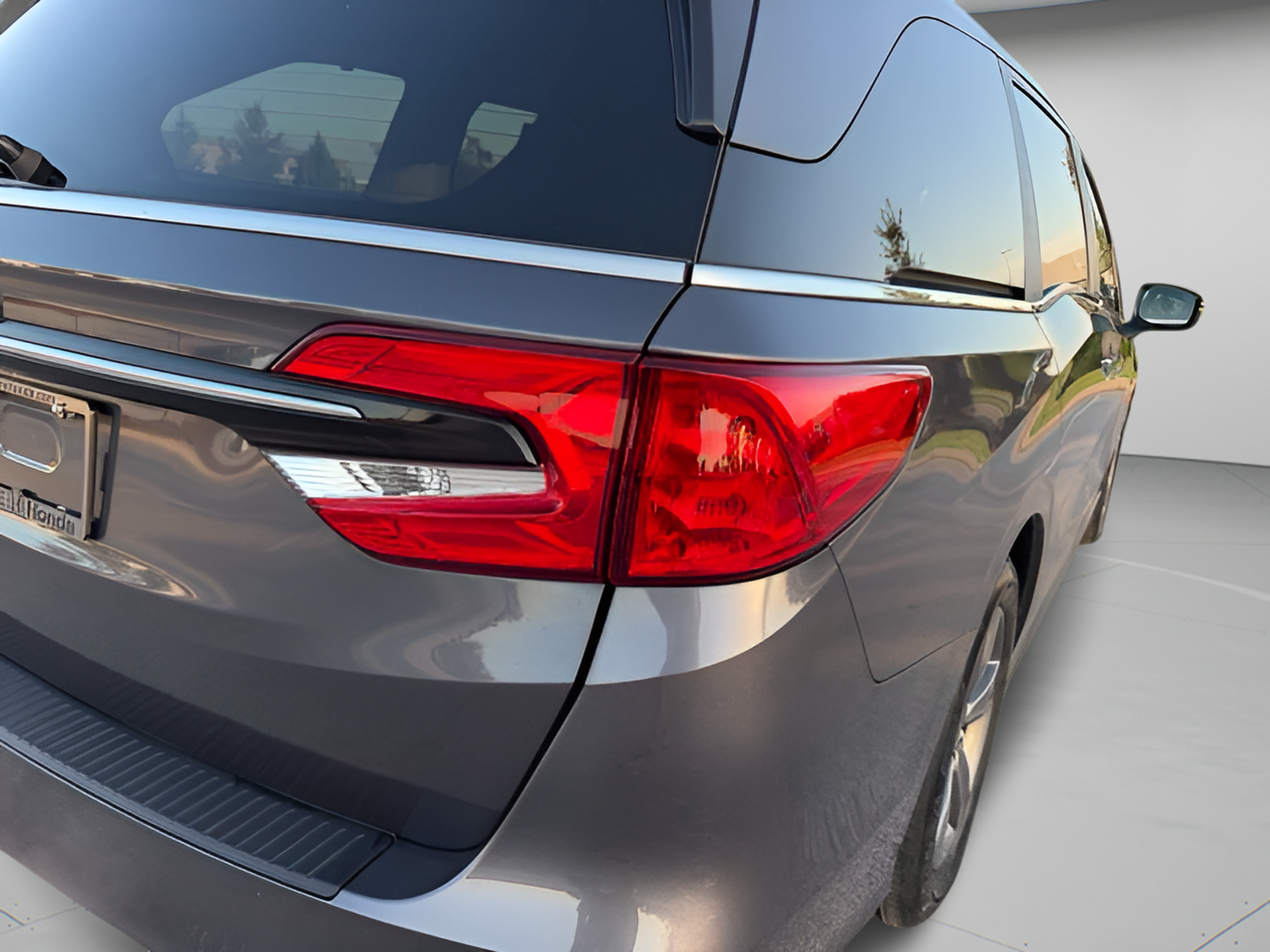 Certified 2024 Honda Odyssey EX image 9