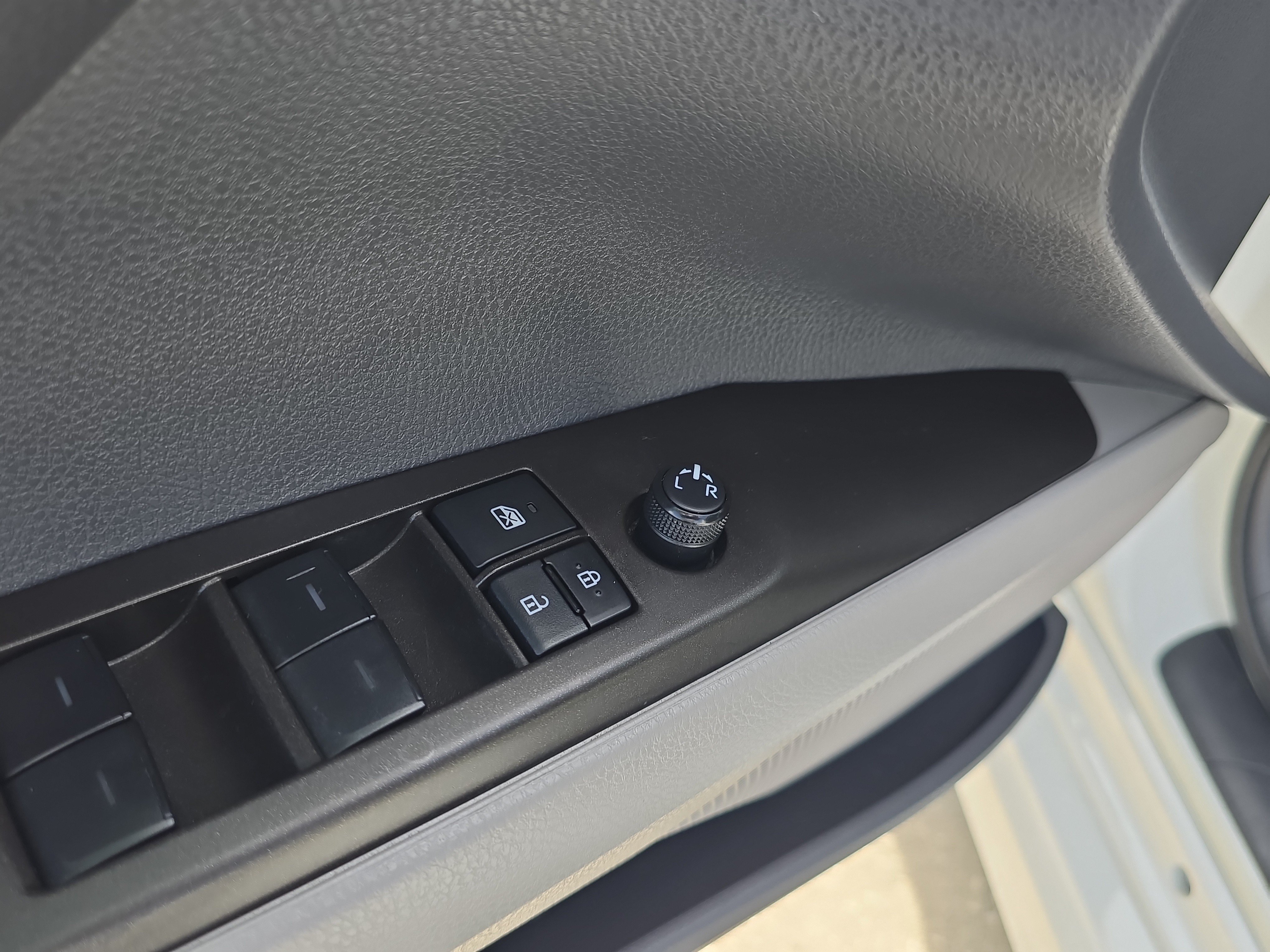 Used 2022 Toyota Camry SE w/ Audio Upgrade Package FWD image 19