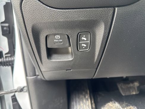 New 2026 RAM 1500 4x4 Crew Cab image 16