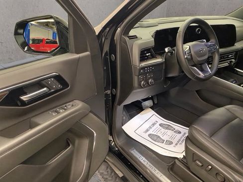 Used 2026 Chevrolet Suburban Z71 AWD/4WD image 19