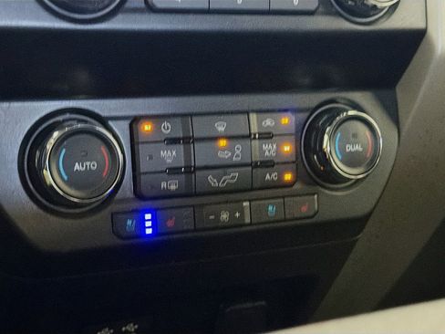 Used 2020 Ford F150 Lariat w/ Max Trailer Tow Package AWD/4WD image 10