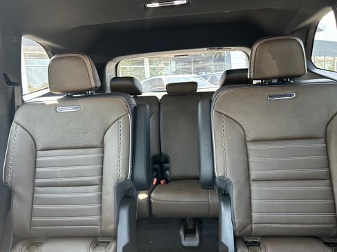 New 2026 GMC Acadia Denali Ultimate AWD/4WD image 27