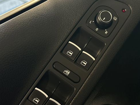 Used 2017 Volkswagen Tiguan Wolfsburg Edition FWD image 14