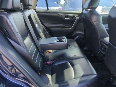 Used 2022 Toyota RAV4 XLE Premium image 24