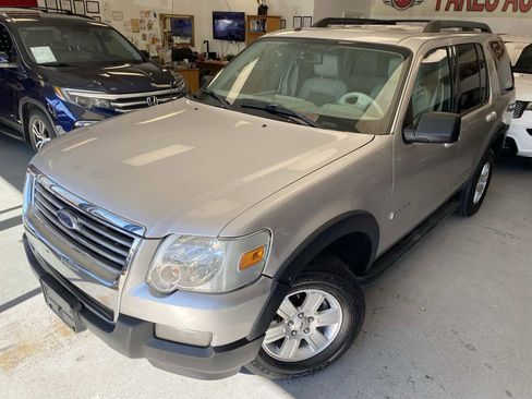 Used 2007 Ford Explorer XLT image 11