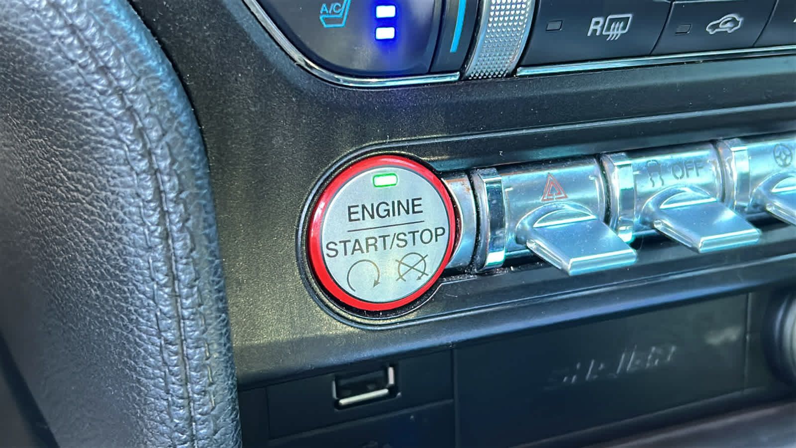 Used 2015 Ford Mustang GT Premium RWD image 17