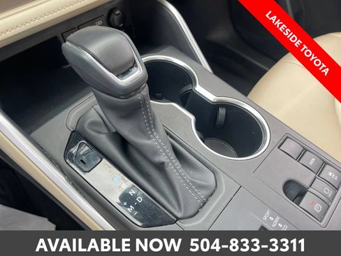 Certified 2024 Toyota Highlander XLE FWD image 34