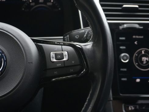 Used 2019 Volkswagen Golf 4-Door AWD/4WD image 17