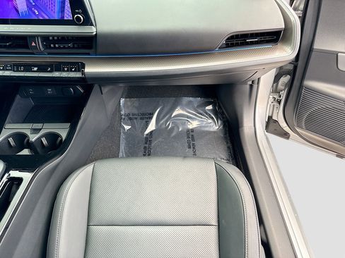 Used 2024 Toyota Prius Limited image 17