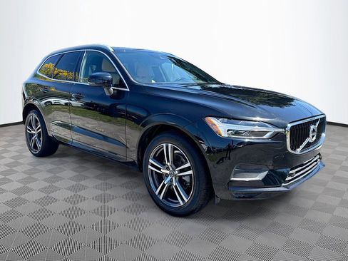 Used 2018 Volvo XC60 T6 Momentum w/ Vision Package image 4