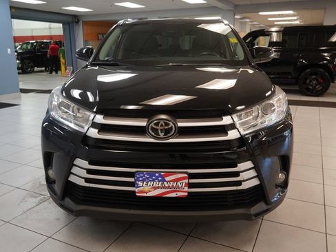 Used 2019 Toyota Highlander XLE AWD/4WD image 17