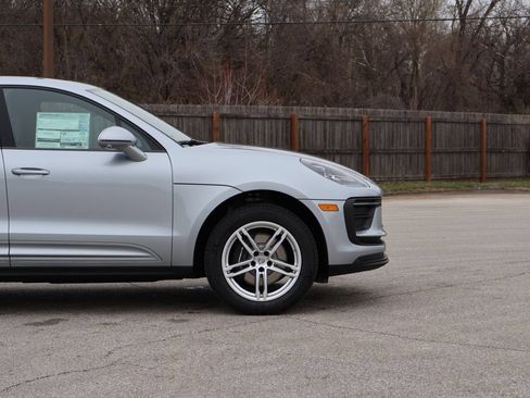 Certified 2026 Porsche Macan AWD/4WD image 10